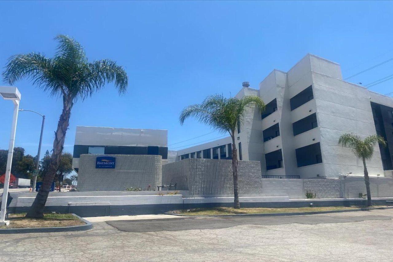 Baymont By Wyndham Monterey Park Hotel Buitenkant foto