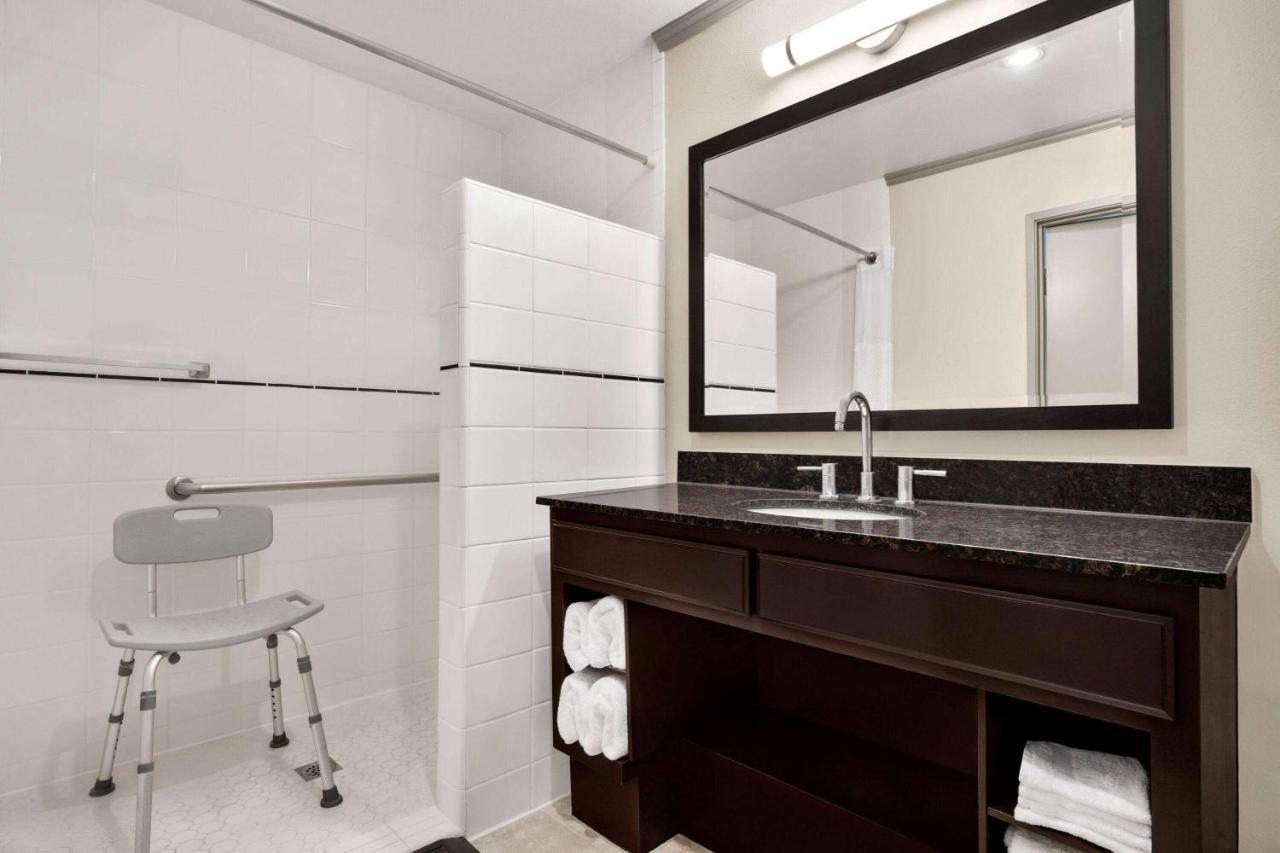 Baymont By Wyndham Monterey Park Hotel Buitenkant foto