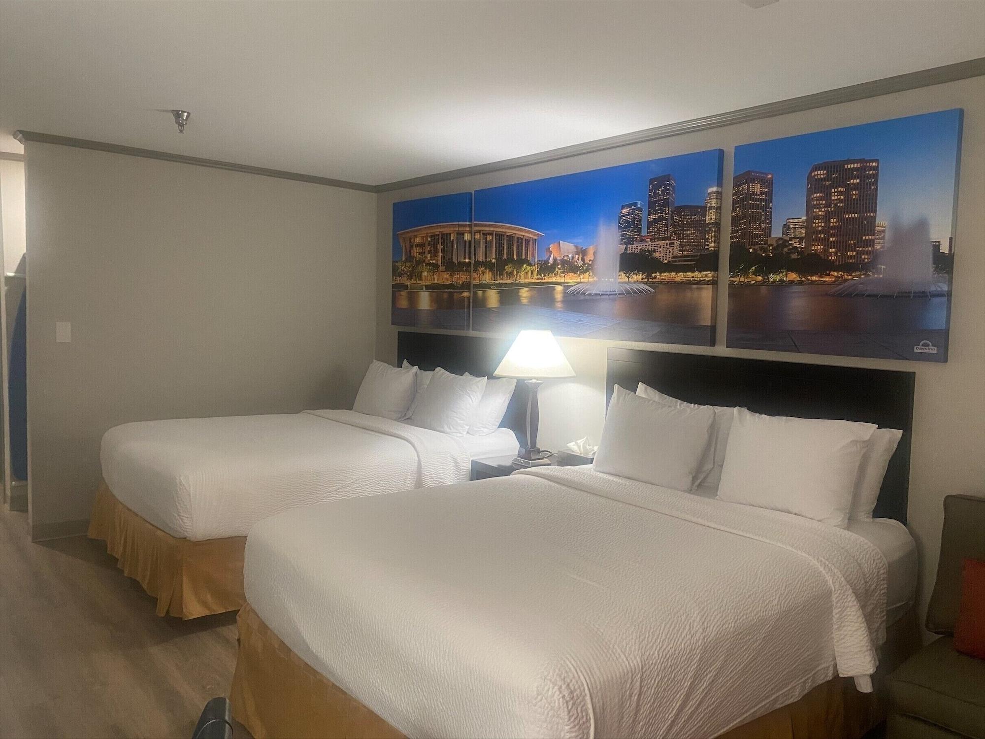 Baymont By Wyndham Monterey Park Hotel Buitenkant foto