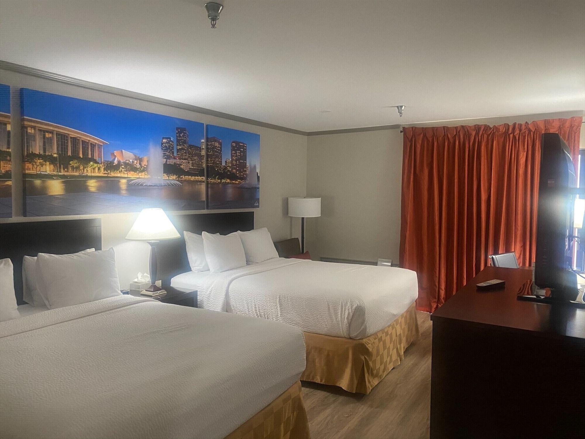 Baymont By Wyndham Monterey Park Hotel Buitenkant foto