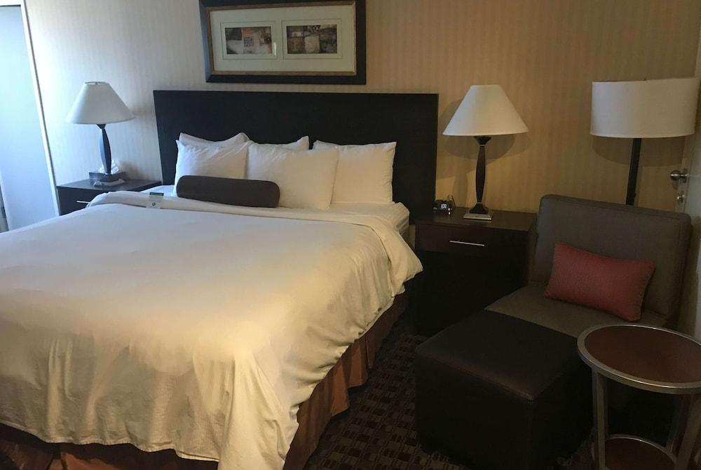 Baymont By Wyndham Monterey Park Hotel Buitenkant foto
