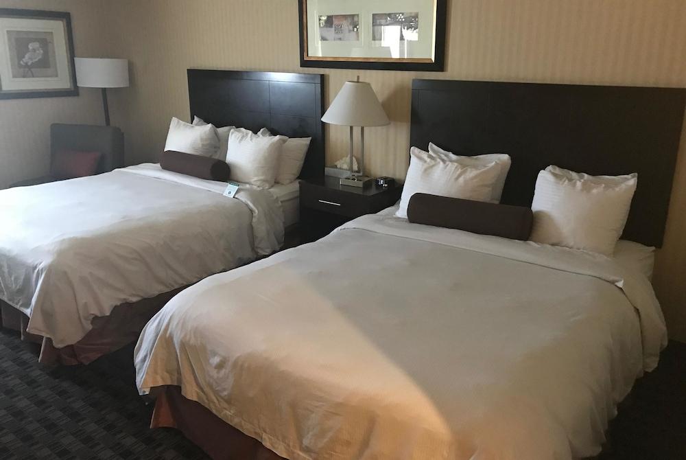 Baymont By Wyndham Monterey Park Hotel Buitenkant foto